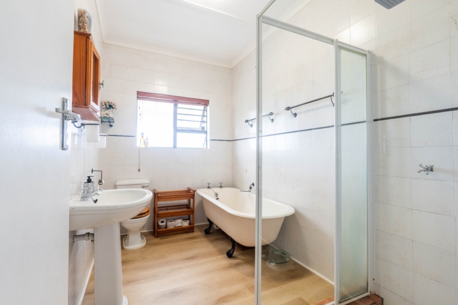 4 Bedroom Property for Sale in Hoekwil Western Cape